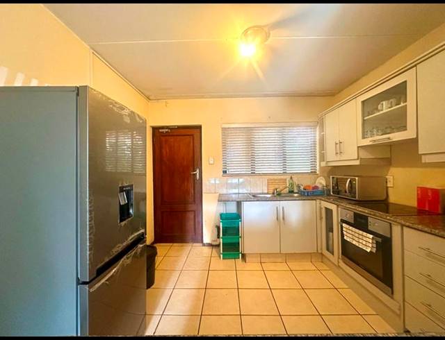 2 BEDROOM APARTMENT FOR SALE IN MONTCLAIR